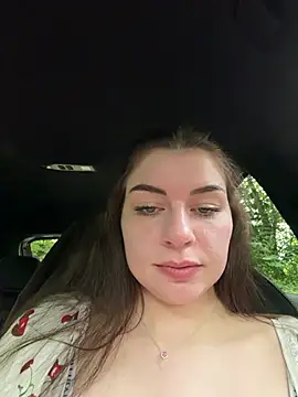 Snapshot of EllyNora chatting on July 18, 2:47 pm EllyNora online show from July 18, 2:47 pm