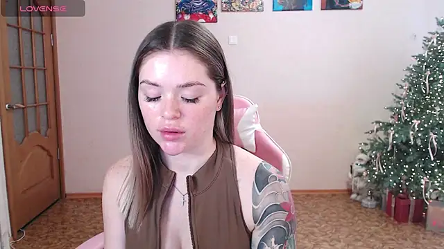 Snapshot of miaacatt chatting on January 11, 9:27 am miaacatt online show from January 11, 9:27 am