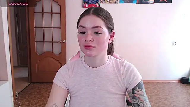 miaacatt online show from March 31, 9:44 am