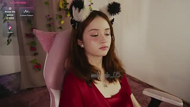 molly russell online show from February 14, 3:58 pm
