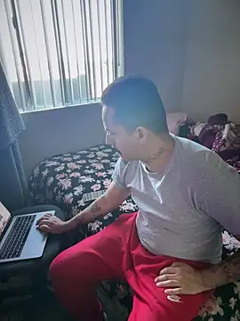 Snapshot of PeterGrandee chatting on November 29, 11:16 pm PeterGrandee online show from November 29, 11:16 pm