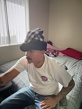 Snapshot of PeterGrandee chatting on December 22, 9:37 pm PeterGrandee online show from December 22, 9:37 pm