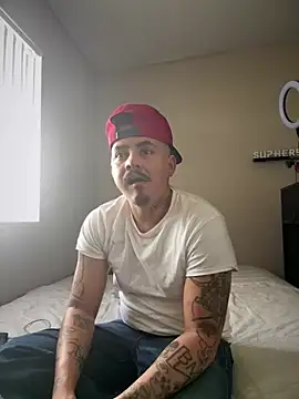 PeterGrandee online show from February 7, 8:10 pm