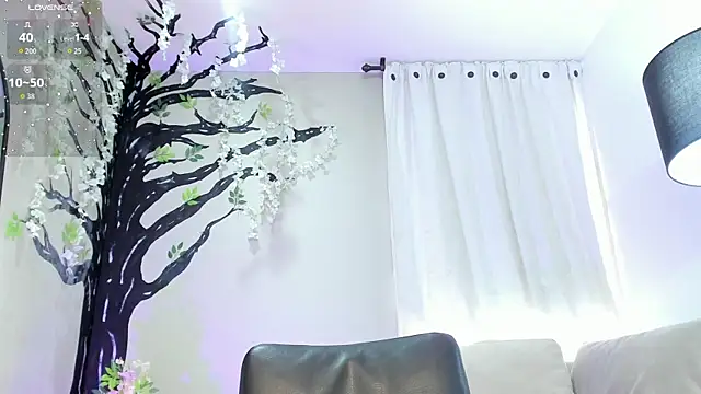 Paula Desousa online show from October 25, 8:31 pm