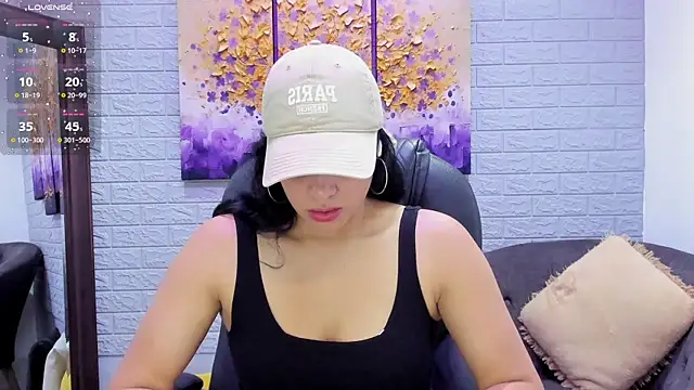 Paula Desousa online show from October 24, 7:35 pm