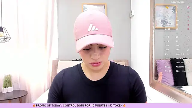Snapshot of Paula_Desousa chatting on June 9, 7:37 pm Paula Desousa online show from June 9, 7:37 pm
