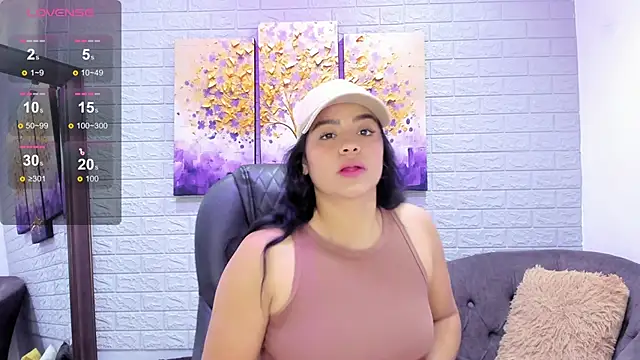 Paula Desousa online show from November 29, 7:25 pm