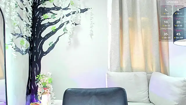 Paula Desousa online show from November 12, 7:40 pm