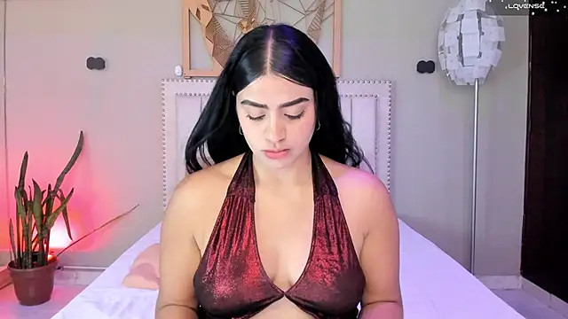 Paula Desousa online show from March 7, 8:03 pm