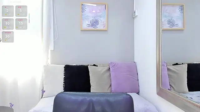 Paula Desousa online show from December 18, 7:40 pm