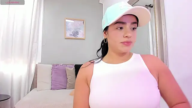 Paula Desousa online show from March 31, 5:04 pm