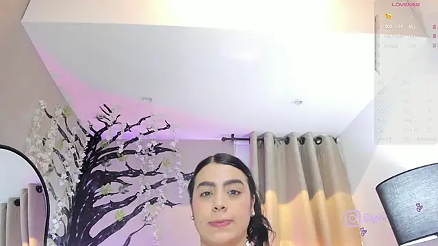 Paula Desousa online show from June 2, 7:36 pm