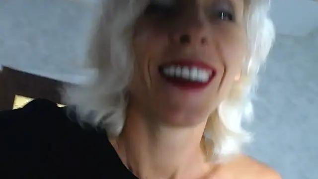 Snapshot of Kissiya-Allisya chatting on October 18, 10:45 pm Kissiya-Allisya online show from October 18, 10:45 pm