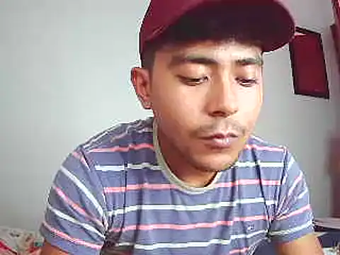 Snapshot of wailer_ chatting on December 30, 5:02 pm wailer online show from December 30, 5:02 pm