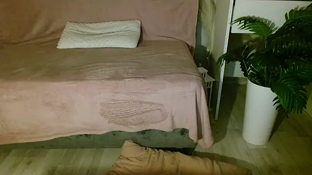 Imcarrieberry online show from February 10, 2:38 pm