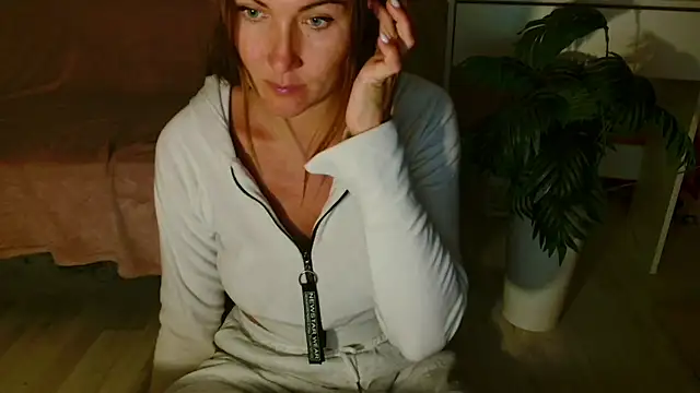 Imcarrieberry online show from April 16, 3:13 pm