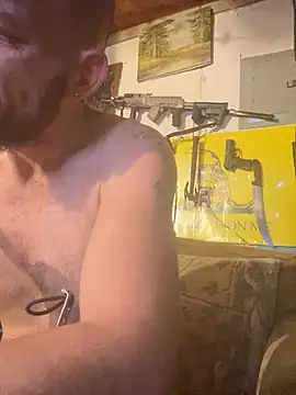 Snapshot of 420rickie420 chatting on December 24, 9:50 am 420rickie420 online show from December 24, 9:50 am