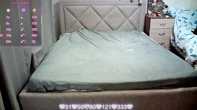 juliettkalen online show from March 22, 7:43 am