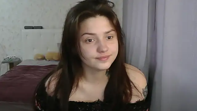 juliettkalen online show from May 13, 4:19 am