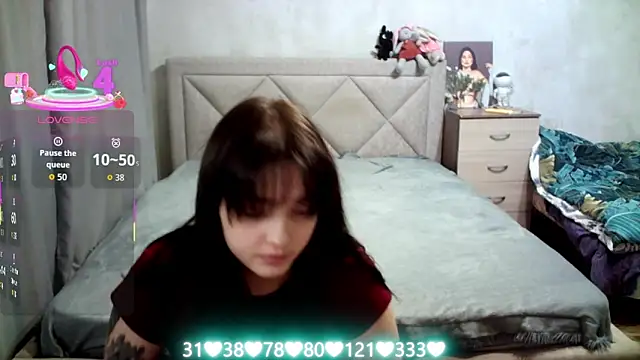 Snapshot of juliettkalen chatting on November 10, 6:18 am juliettkalen online show from November 10, 6:18 am