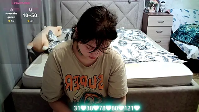 Snapshot of juliettkalen chatting on October 21, 5:29 am juliettkalen online show from October 21, 5:29 am