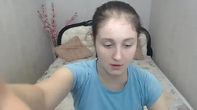 Snapshot of Holliy_Cooper chatting on July 10, 8:47 am Holliy Cooper online show from July 10, 8:47 am