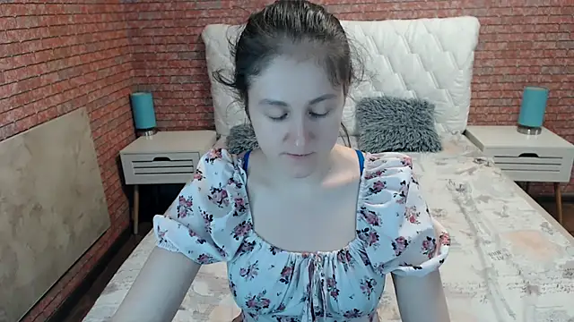 Snapshot of Holliy_Cooper chatting on July 13, 8:02 am Holliy Cooper online show from July 13, 8:02 am