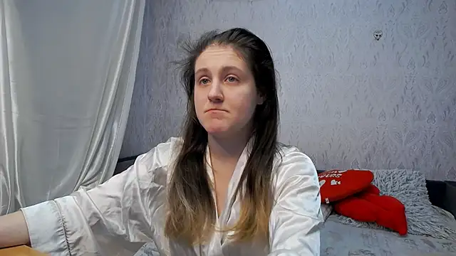 Holliy Cooper online show from February 21, 8:38 am