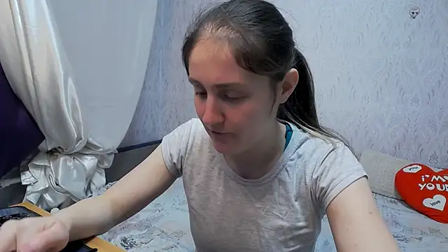 Holliy Cooper online show from February 28, 9:53 am