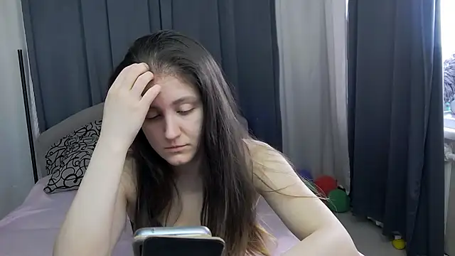 Holliy Cooper online show from March 23, 9:20 am