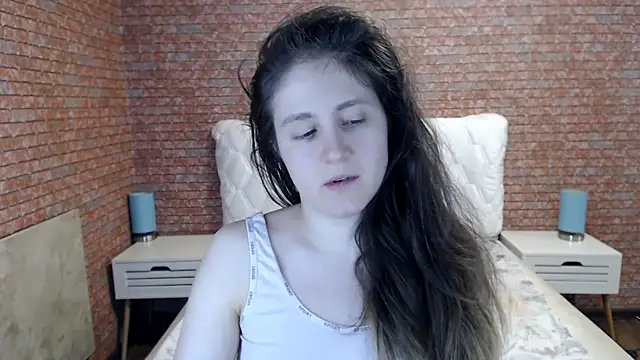 Snapshot of Holliy_Cooper chatting on June 18, 8:46 am Holliy Cooper online show from June 18, 8:46 am