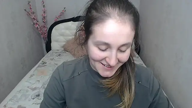 Holliy Cooper online show from April 23, 12:29 pm