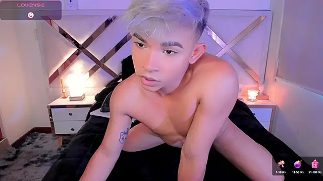 Snapshot of Austin_connor_ chatting on January 19, 3:32 pm Austin connor online show from January 19, 3:32 pm