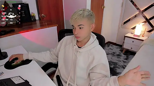 Snapshot of Austin_connor_ chatting on December 18, 10:13 pm Austin connor online show from December 18, 10:13 pm