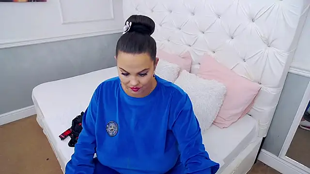 Snapshot of RavishingJenna chatting on November 7, 8:24 pm RavishingJenna online show from November 7, 8:24 pm