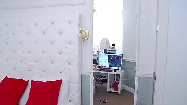 RavishingJenna online show from January 8, 7:20 pm