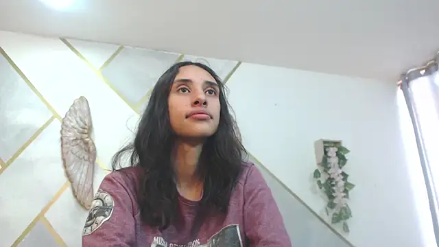 Snapshot of RoxanaCyrano_ chatting on February 17, 6:28 pm RoxanaCyrano online show from February 17, 6:28 pm