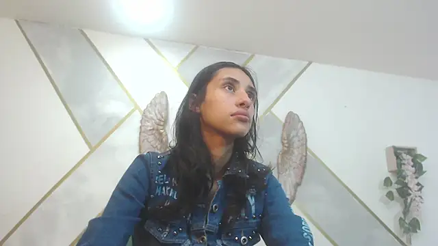 Snapshot of RoxanaCyrano_ chatting on December 10, 7:00 pm RoxanaCyrano online show from December 10, 7:00 pm