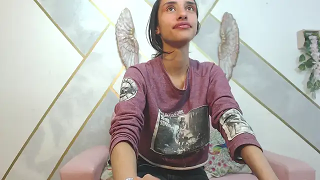 Snapshot of RoxanaCyrano_ chatting on January 14, 7:00 pm RoxanaCyrano online show from January 14, 7:00 pm