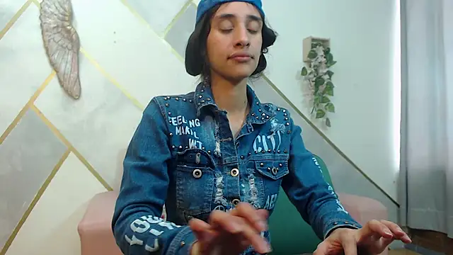 RoxanaCyrano  online show from October 21, 8:08 pm