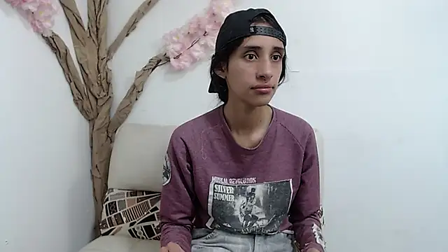 RoxanaCyrano  online show from December 1, 7:26 pm