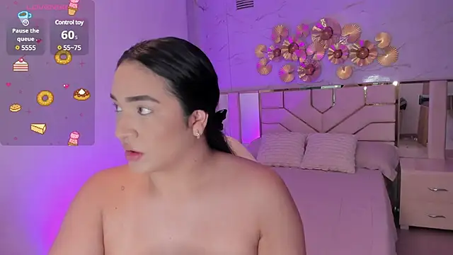 Snapshot of stephania_diamond chatting on December 5, 3:09 am stephania diamond online show from December 5, 3:09 am