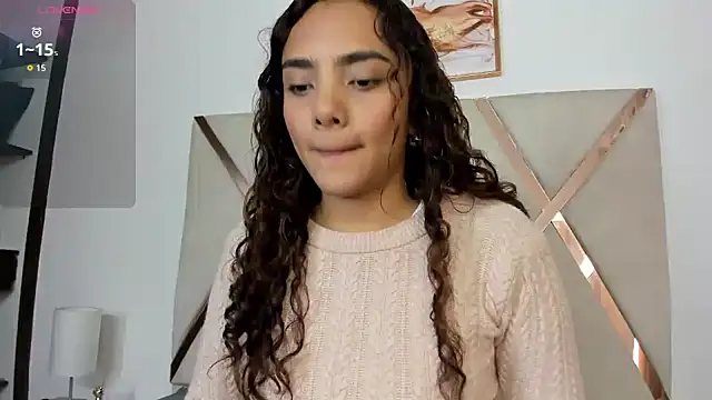 Snapshot of carolynne18 chatting on October 13, 12:18 pm carolynne18 online show from October 13, 12:18 pm
