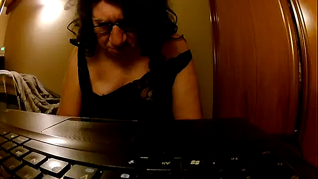 daniela44 online show from December 3, 1:03 am