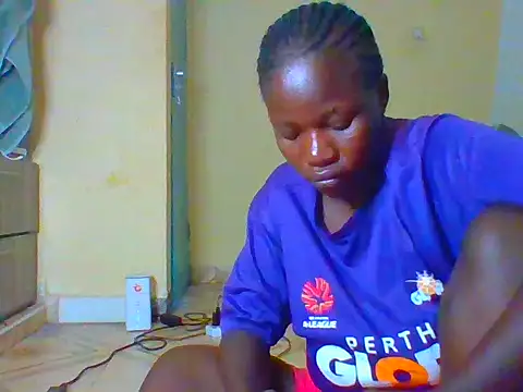 prettychic5 online show from April 18, 5:21 am