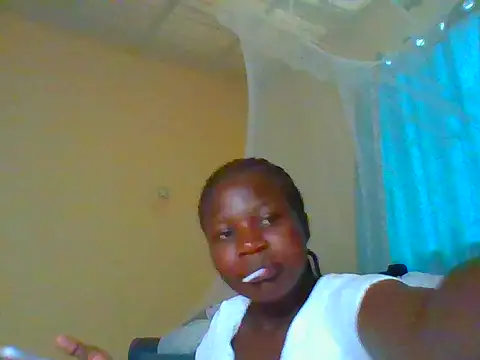 prettychic5 online show from April 14, 2:55 pm