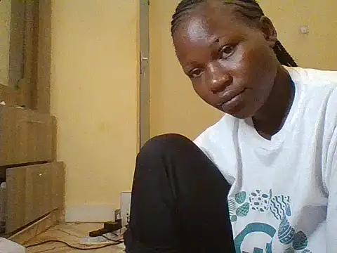 prettychic5 online show from February 16, 7:29 am