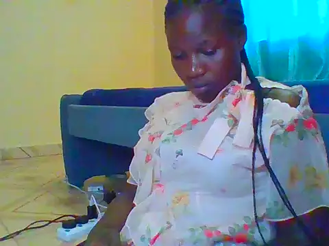 prettychic5 online show from April 7, 9:22 am