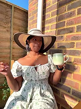 RoseMelanie online show from July 16, 7:05 am