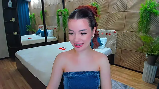 Snapshot of PutOnRepeat chatting on June 10, 1:07 am PutOnRepeat online show from June 10, 1:07 am